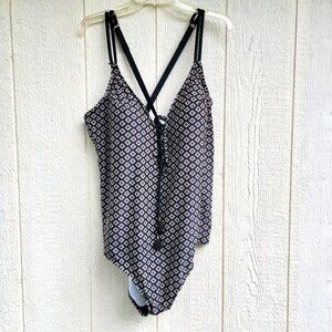 costa sol by par christina printed plus sized one piece swimsuit siz 3X blk/wht.